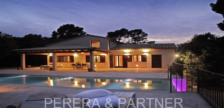 Ref. 539: Landhouse (with tourist rental license) with saltwater pool in Capdepera