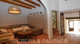 Ref. 64: Nice Townhouse from 1880 in Capdepera