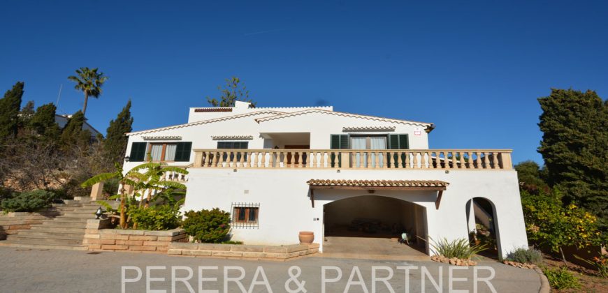 Ref. 151: Bonito Chalet con piscina en Capdepera